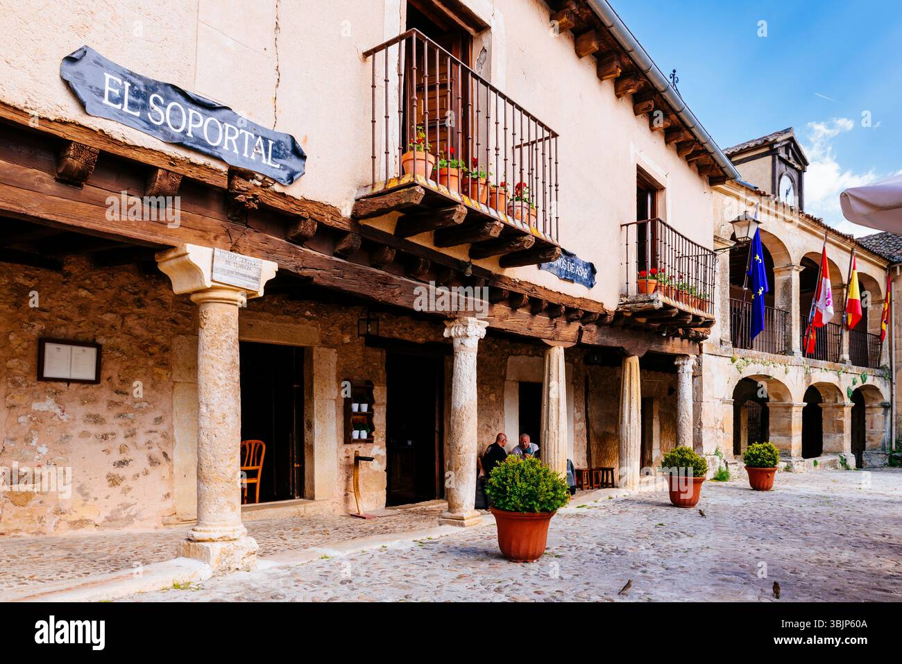 La piazza principale di Pedraza. Plaza Mayor. Pedraza, Segovia, Castilla y León, Spagna, Europa Foto Stock