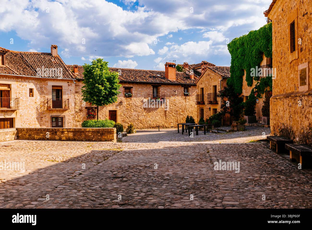 Architettura tradizionale castigliana. Pedraza, Segovia, Castilla y León, Spagna, Europa Foto Stock