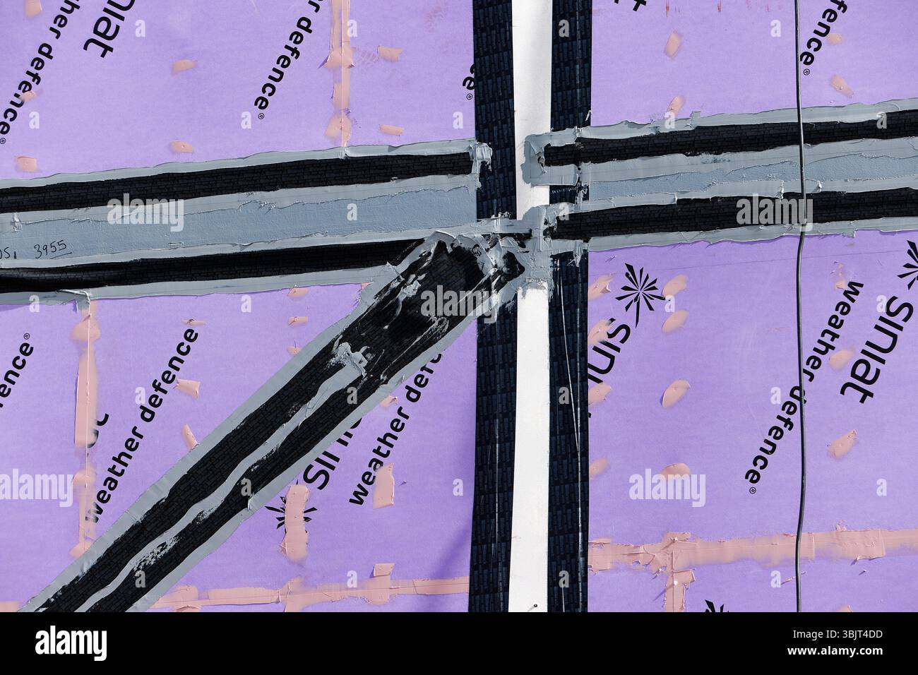 Sviluppo di edifici del centro civico di Radcliffe con pannelli di supporto per la difesa contro le intemperie installati, rigenerazione del centro città a radcliffe lancashire regno unito Foto Stock