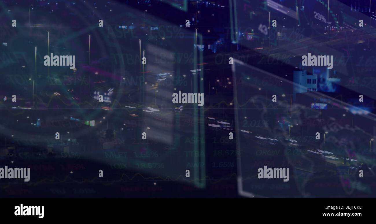 Pannelli digitali galleggianti che visualizzano grafici di mercato su strade urbane notturne, mostrando i dati delle scorte in tempo reale Foto Stock