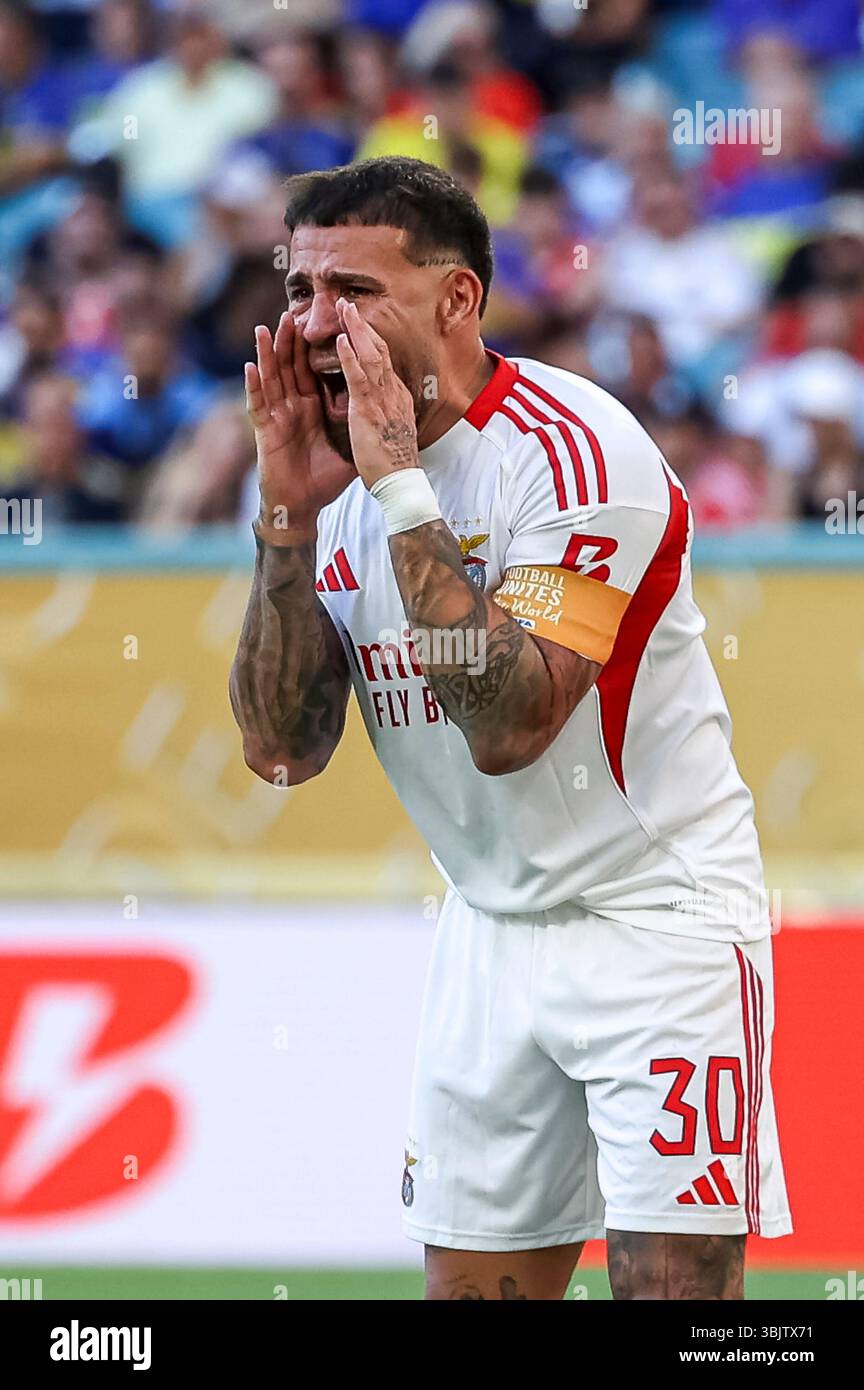 Miami Gardens, Stati Uniti. 16 giugno 2025. Miami, Stati Uniti d'America, 16 giugno 2025: Otamendi 30 SL Benfica reagisce durante la partita della Coppa del mondo FIFA Club tra CA Boca Juniors e SL Benfica all'Hard Rock Stadium di Miami il 16 giugno 2025 (João Bravo /SPP) credito: SPP Sport Press Photo. /Alamy Live News Foto Stock