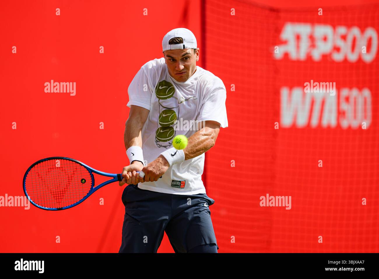 LONDRA, REGNO UNITO, 17 giugno: Jack DRAPER (GBR) in sessione di allenamento mattutina durante l'ATP 500 il giorno 8 dei Campionati HSBC 2025 al Queen's Club martedì 17 giugno 2025 a LONDRA, REGNO UNITO. Crediti: Taka Wu/Alamy Live News Foto Stock