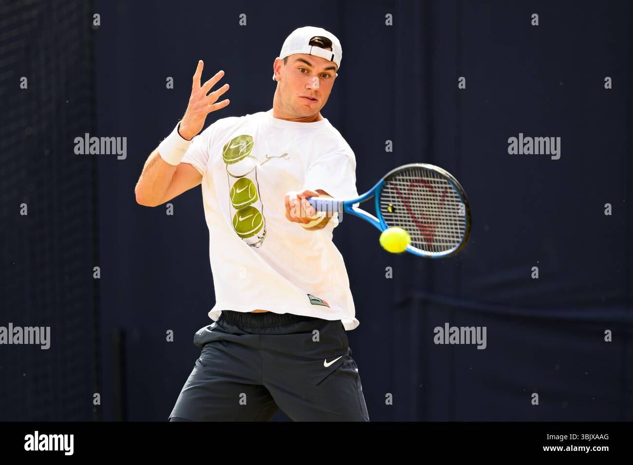 LONDRA, REGNO UNITO, 17 giugno: Jack DRAPER (GBR) in sessione di allenamento mattutina durante l'ATP 500 il giorno 8 dei Campionati HSBC 2025 al Queen's Club martedì 17 giugno 2025 a LONDRA, REGNO UNITO. Crediti: Taka Wu/Alamy Live News Foto Stock