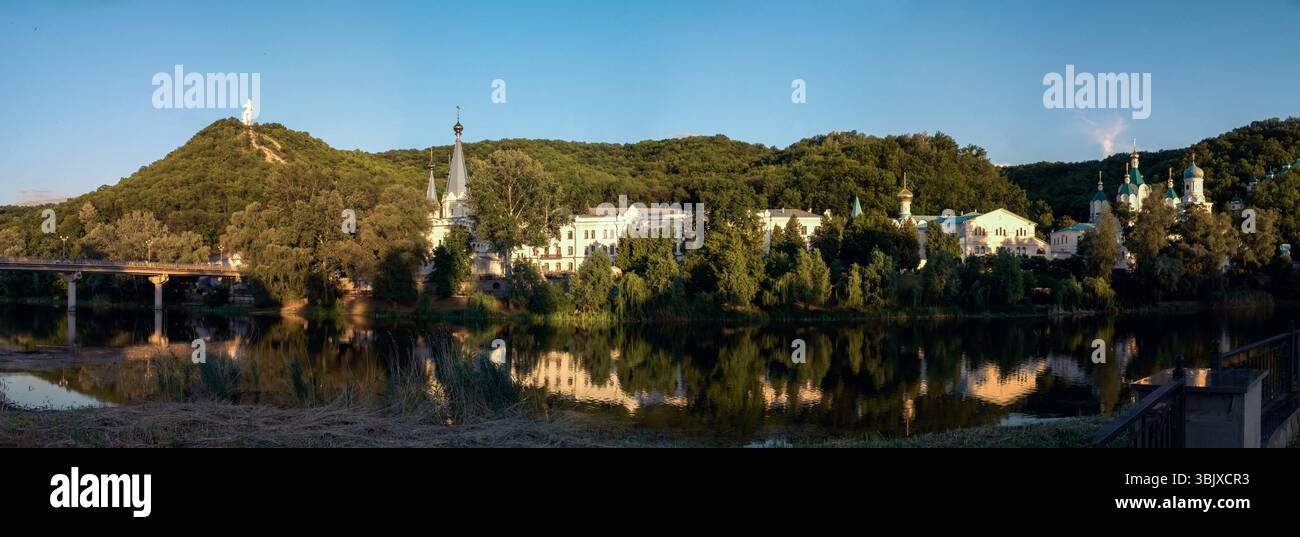 Le Sacre montagne Lavra a Svyatogorsk, Ucraina Foto Stock