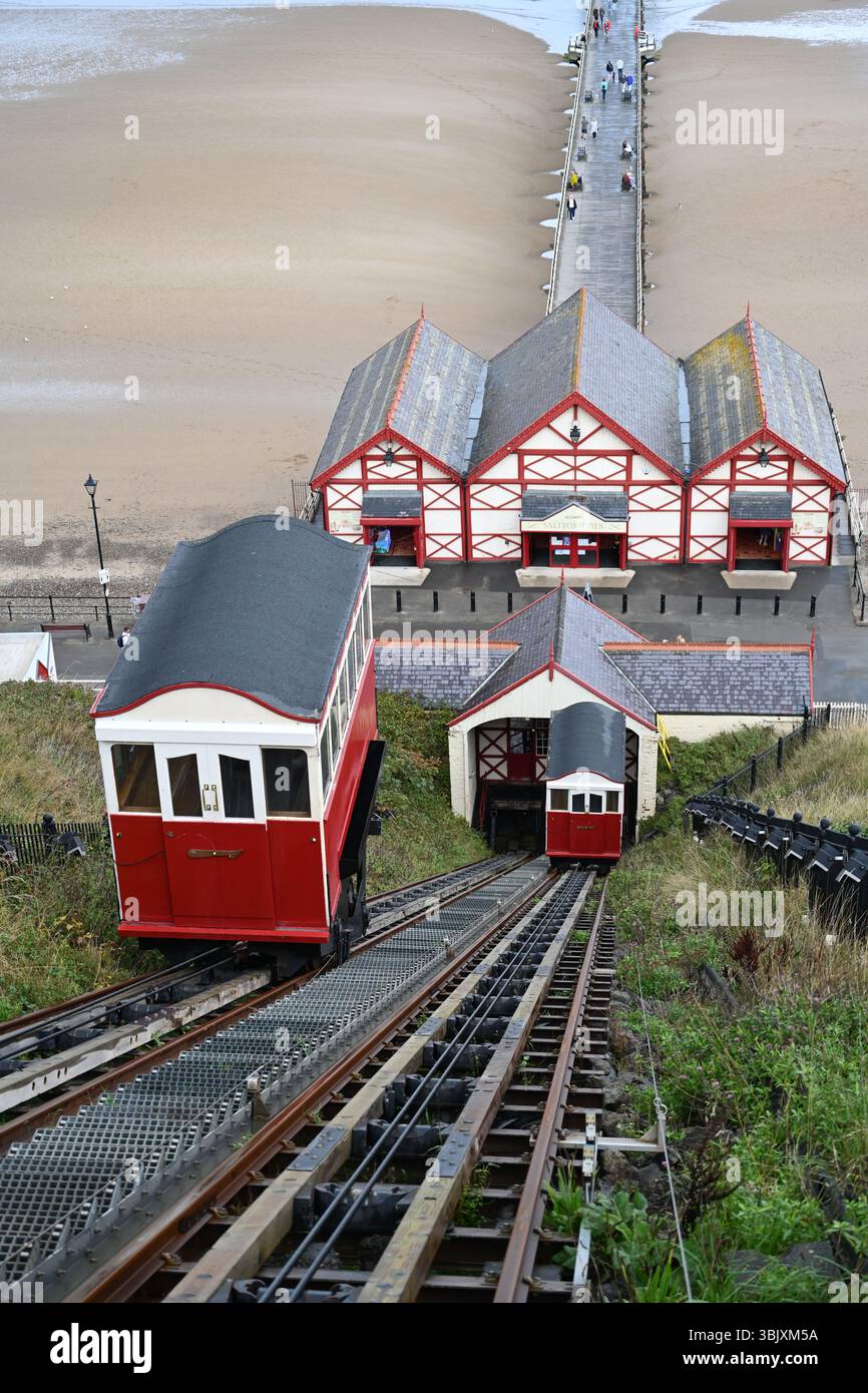 La Saltburn Cliff Lift è una funicolare situata a Saltburn by the Sea, sulla costa del North Yorkshire Foto Stock