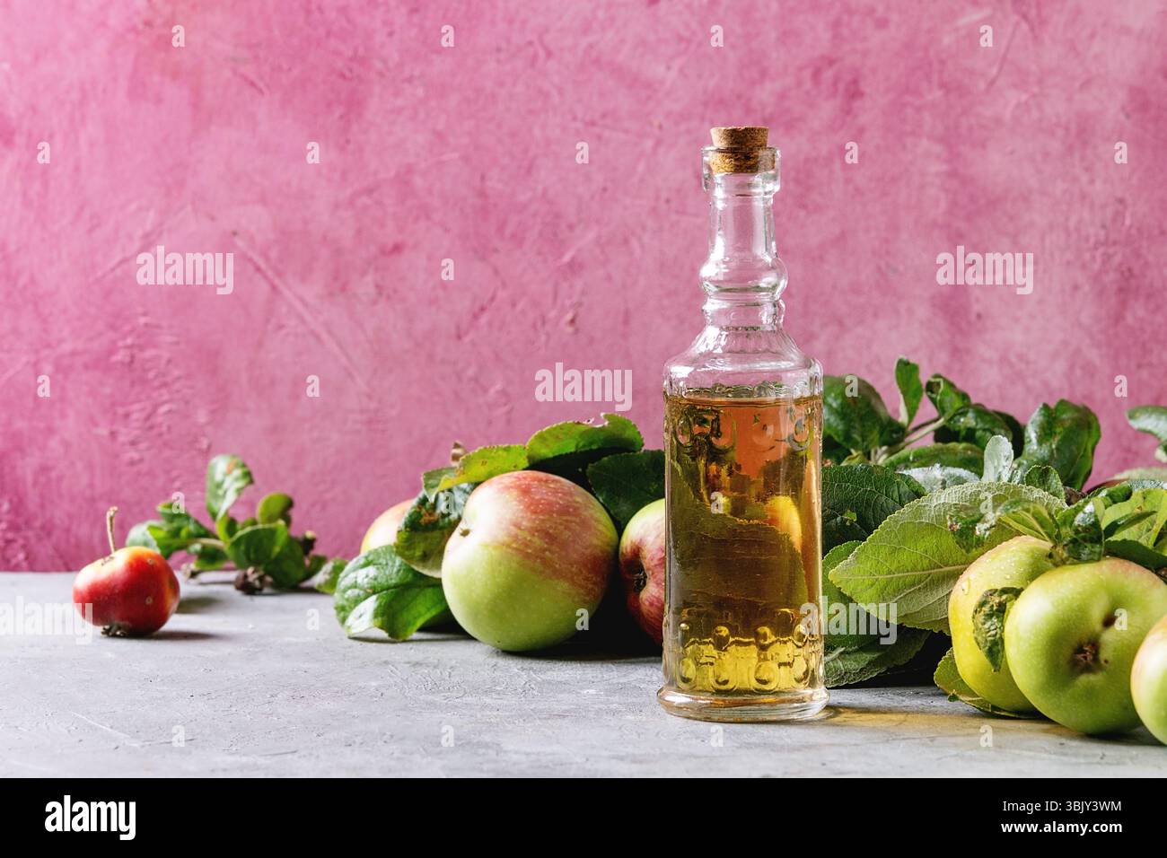 Organici di aceto di mele Foto Stock