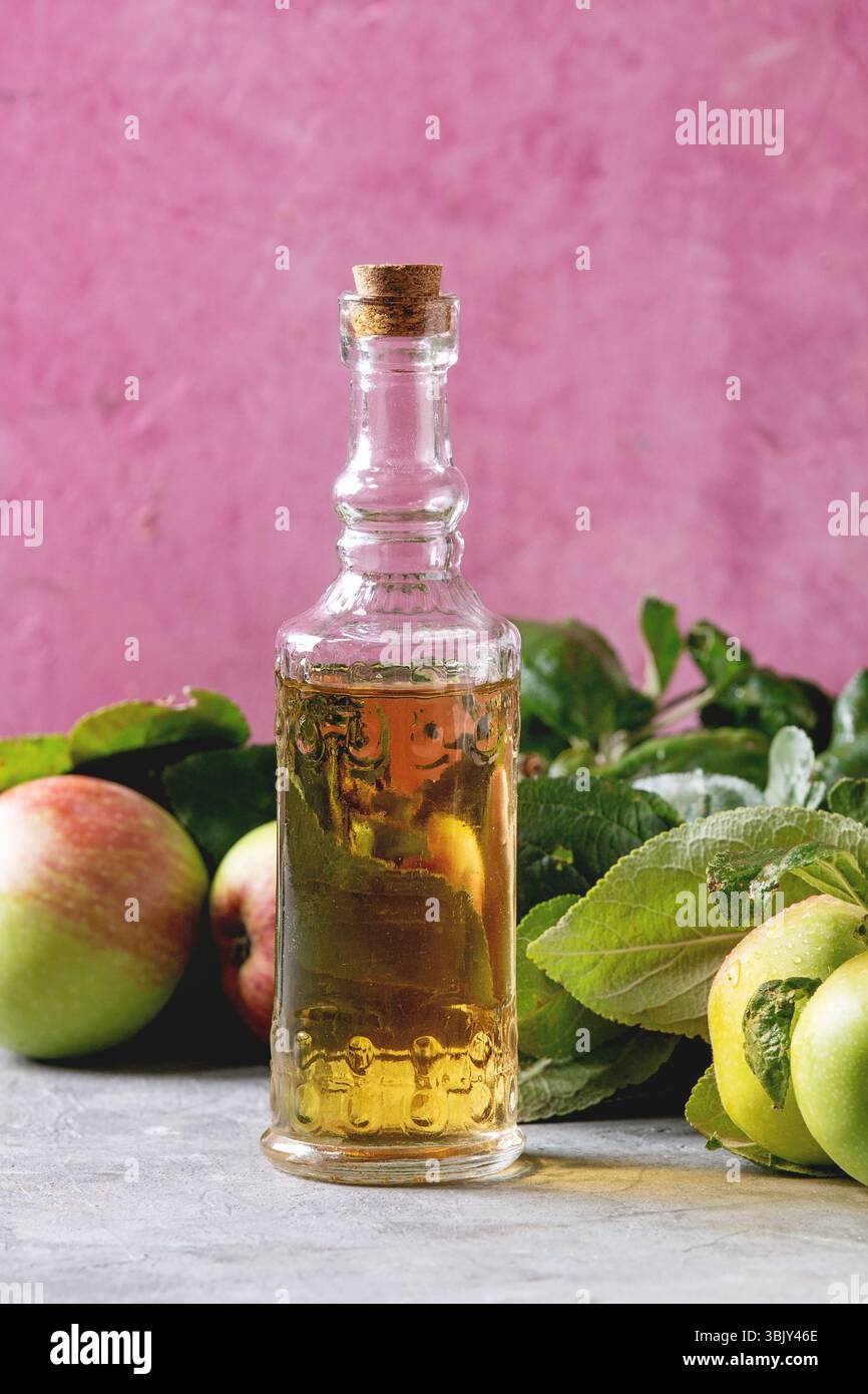 Organici di aceto di mele Foto Stock