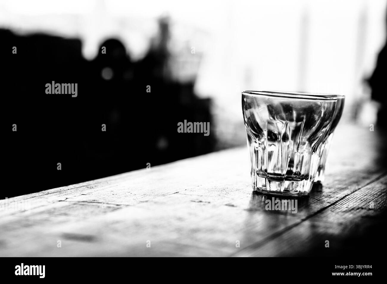 Calice da coctail al bar di un Beach club Foto Stock