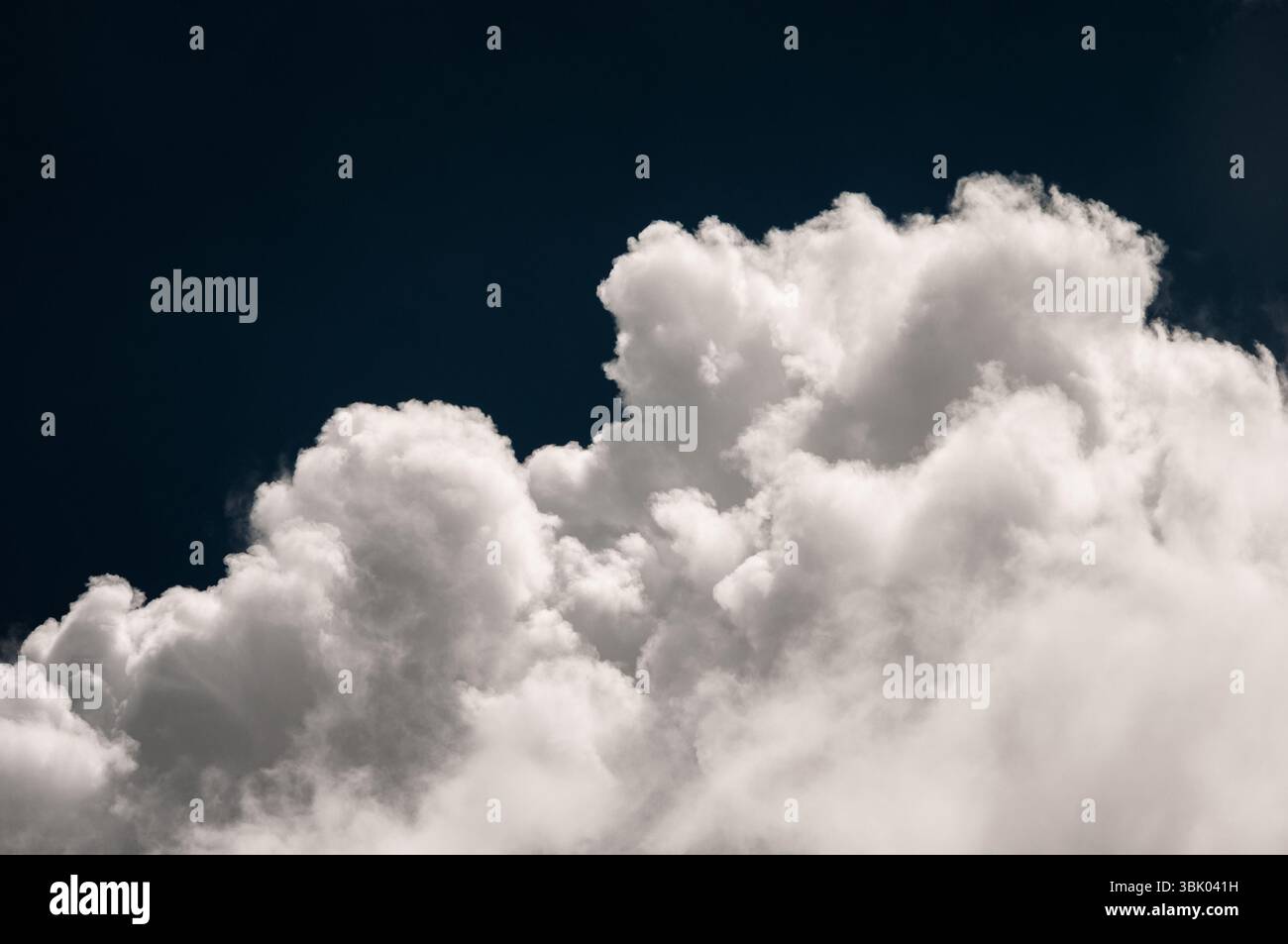 Bellissimo sfondo cielo colorato con nuvole Foto Stock