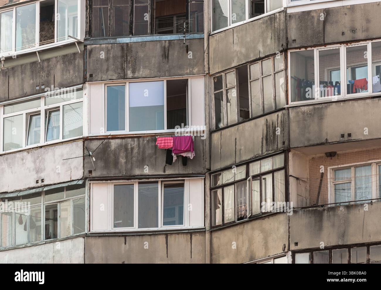 Vecchio edificio residenziale Foto Stock