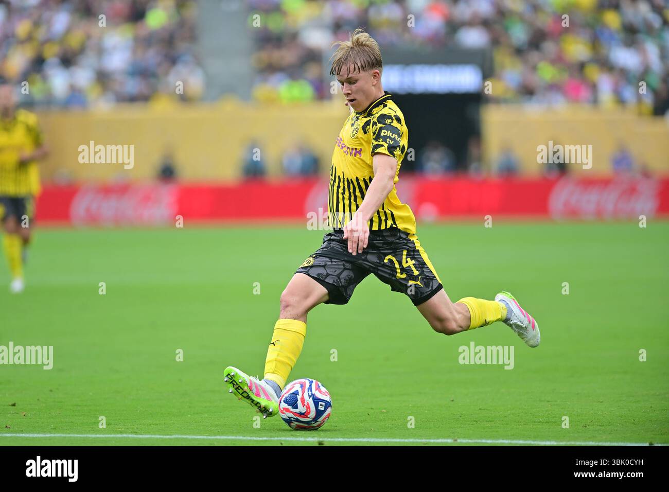 NUOVA maglia (NY), 06/17/2025 - CLUB WORLD CUP/FLUMINENSE X BORUSSIA DORTMUND (GER) - Svensson dal Borussia Dortmund (GER) , durante la partita tra FLUMINENSE X BORUSSIA DORTMUND (GER), valida per il primo round della fase a gironi della Coppa del mondo FIFA Club 2025, tenutasi al MetLife Stadium, a New York, nel pomeriggio di questo martedì 17. (Foto: Eduardo Carmim/Alamy Live News) Foto Stock