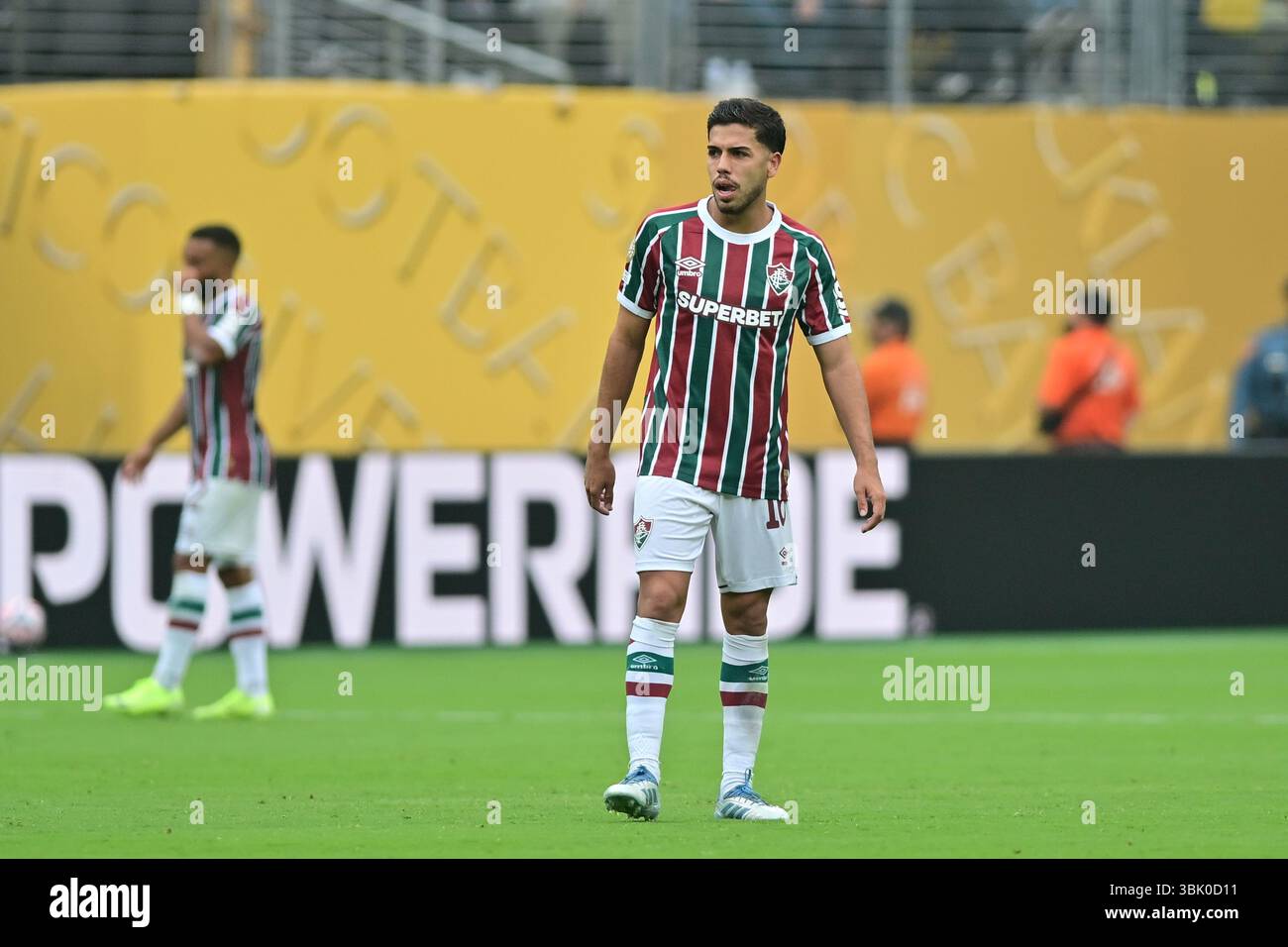 NUOVA maglia (NY), 06/17/2025 - CLUB WORLD CUP/FLUMINENSE X BORUSSIA DORTMUND (GER) - Nonato da Fluminense , durante la partita tra FLUMINENSE X BORUSSIA DORTMUND (GER), valida per il primo turno della fase a gironi della Coppa del mondo FIFA Club 2025, tenutasi al MetLife Stadium di New York, nel pomeriggio di questo martedì 17. (Foto: Eduardo Carmim/Alamy Live News) Foto Stock