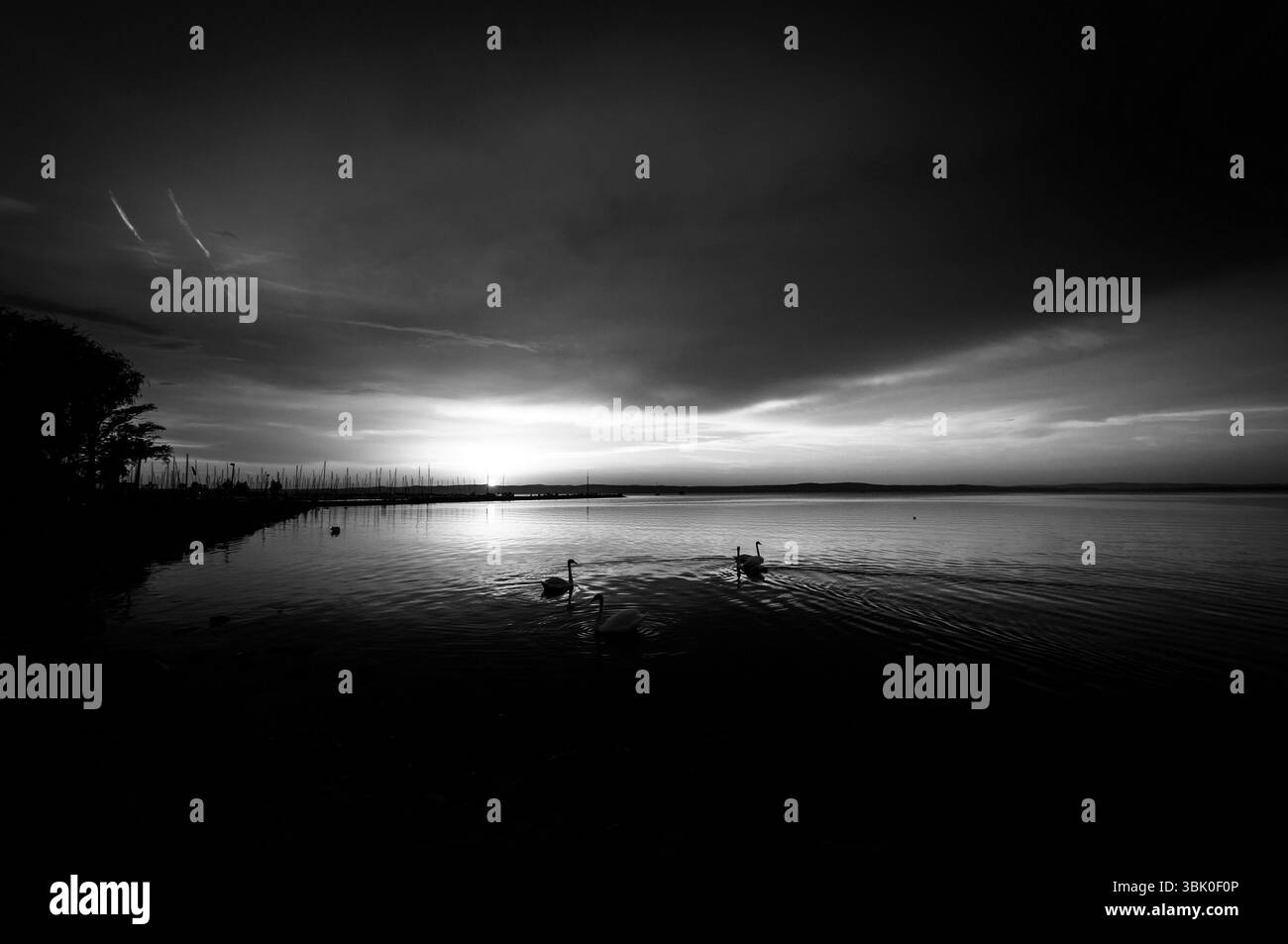 Splendido tramonto sull'oceano in estate Foto Stock