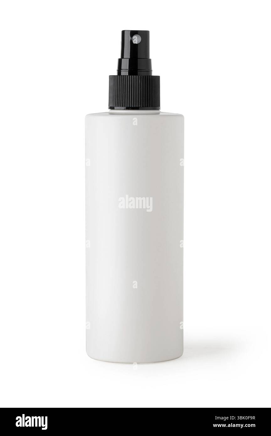 Flacone spray bianco in plastica per mockup di prodotti cosmetici su sfondo bianco, design di imballaggio pronto per il branding Foto Stock