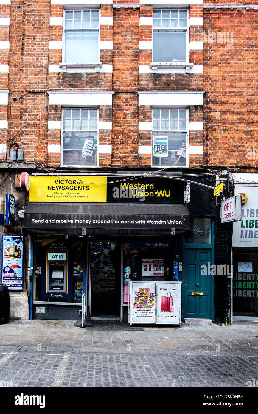 Victoria Londra Regno Unito, 17 giugno 2025, Western Union International Money Transfer Business Foto Stock