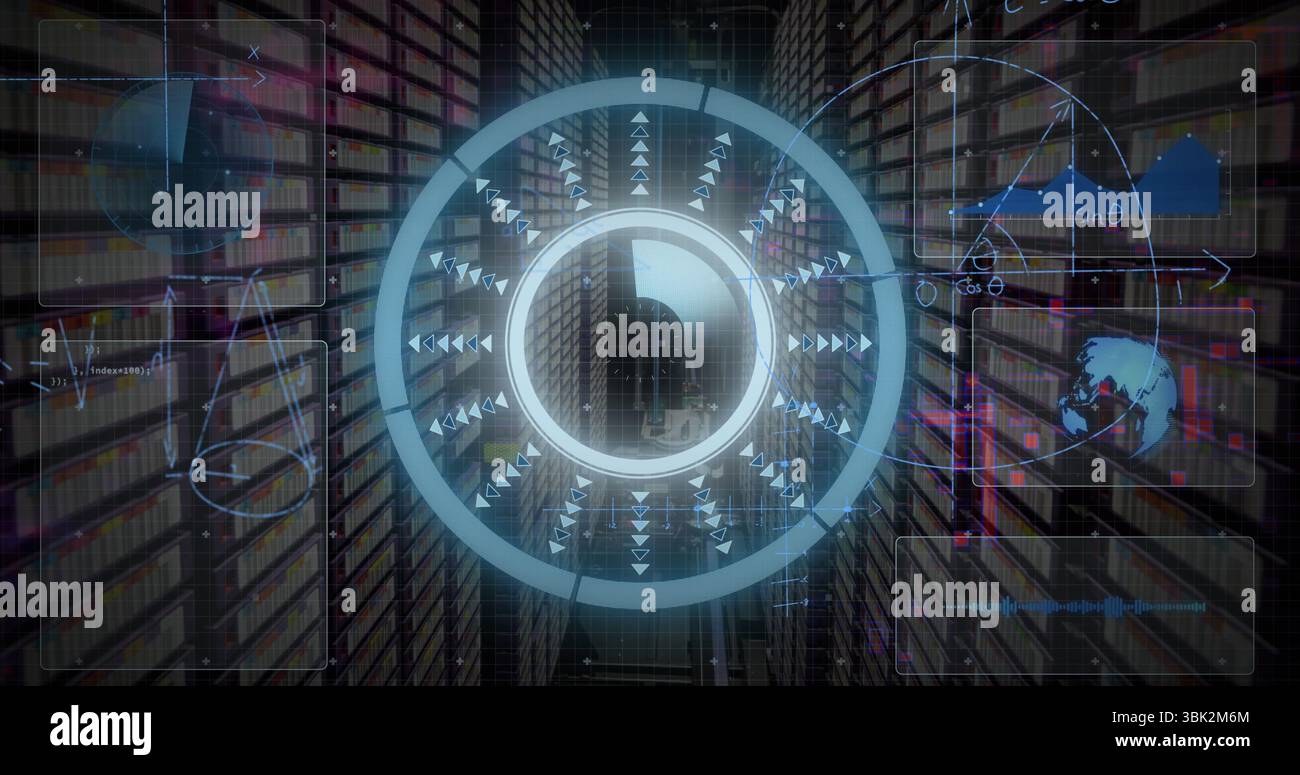 Visualizzazione di interfacce olografiche proiettate in corridoi server, con luci LED e pannelli dati Foto Stock