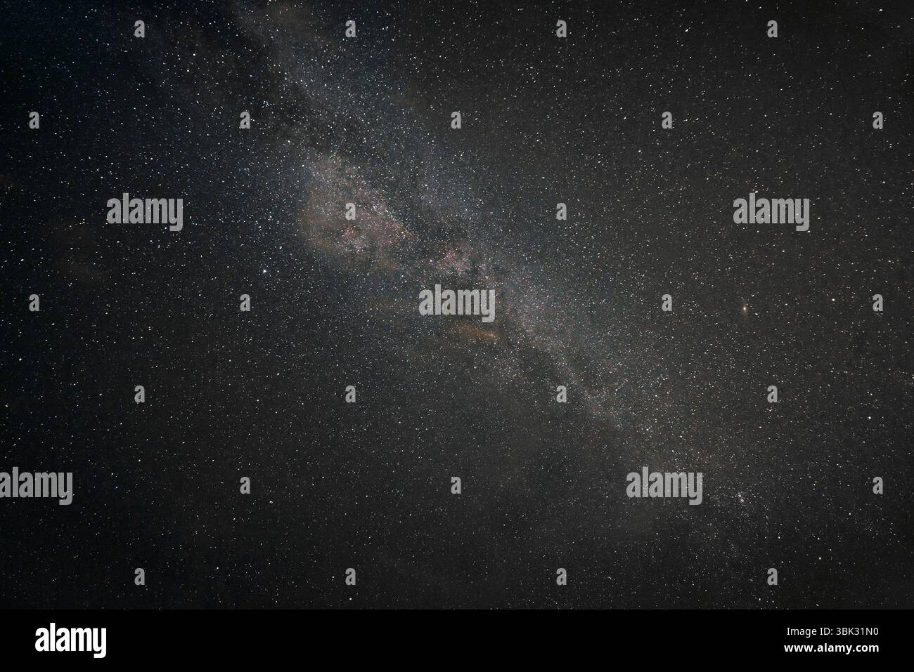 Cielo notturno con stelle e galassie sopra Foto Stock