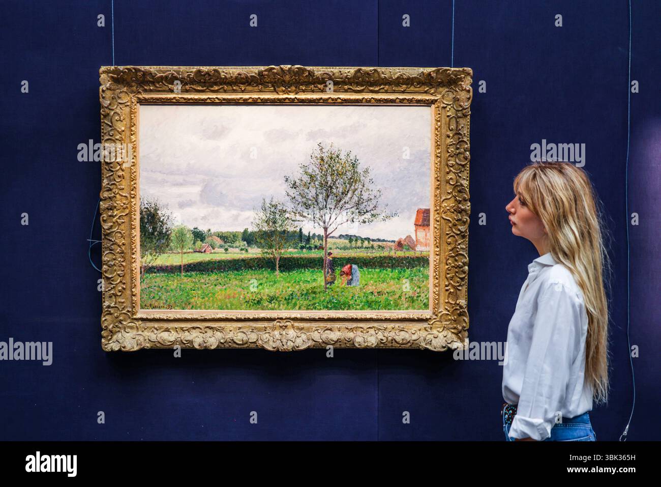 Sothebys Londra 18 giugno 2025 Camille Pissarro Paysage à Éragny, le pré, olio su tela, Est £ 600.000 - 800.000 in vendita all'asta serale moderna e contemporanea credito: Paul Quezada-Neiman/Alamy Live News Foto Stock