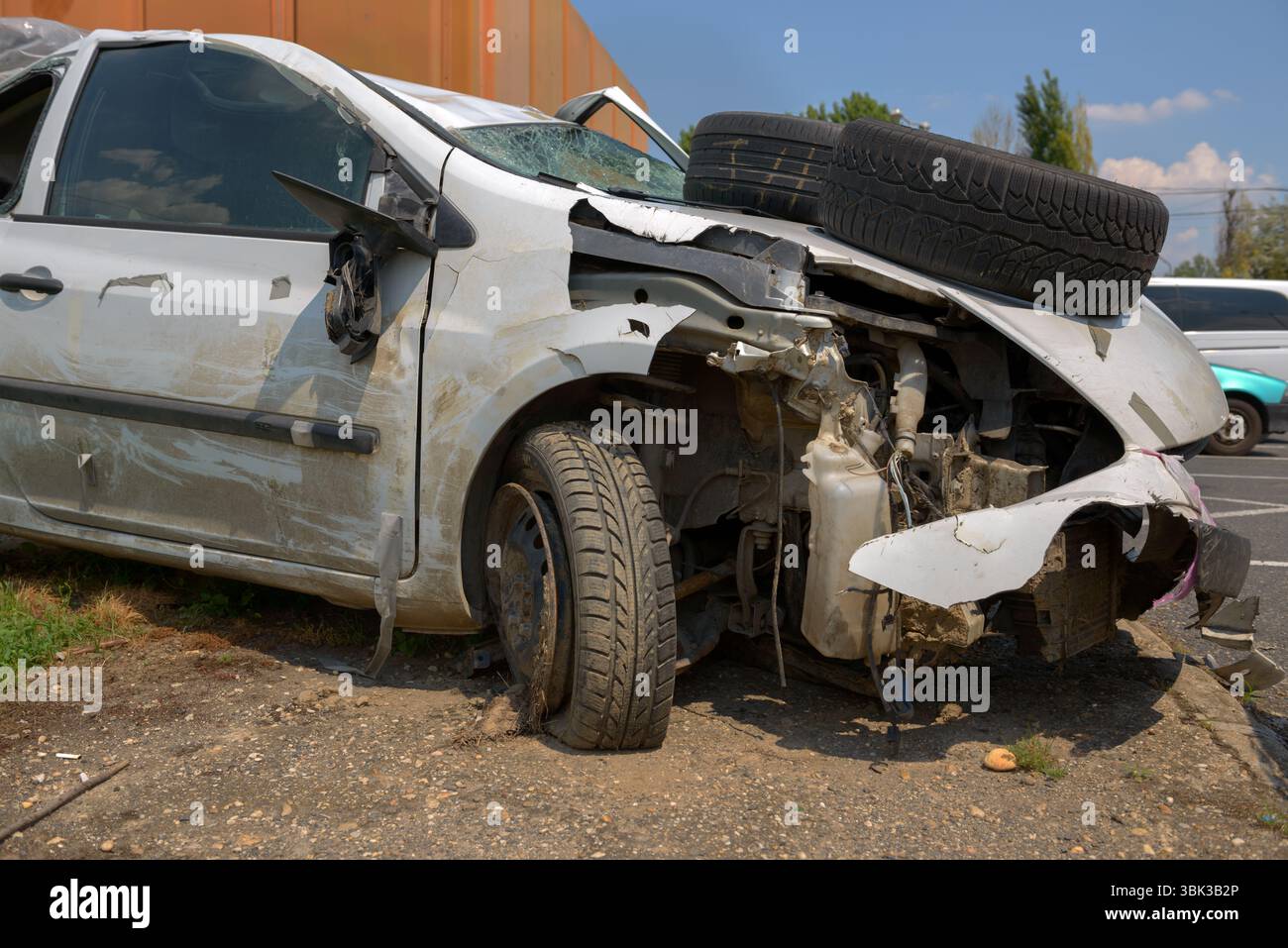 Auto danneggiata dopo l incidente closup foto Foto Stock