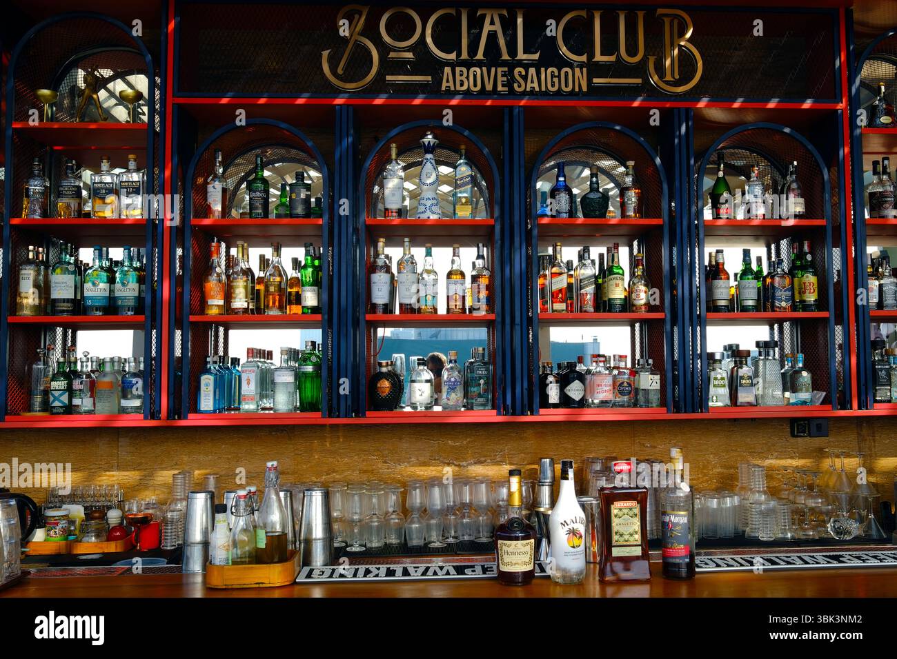 Cocktail bar. Club sociale sopra Saigon. Ho chi Minh. Vietnam. Foto Stock