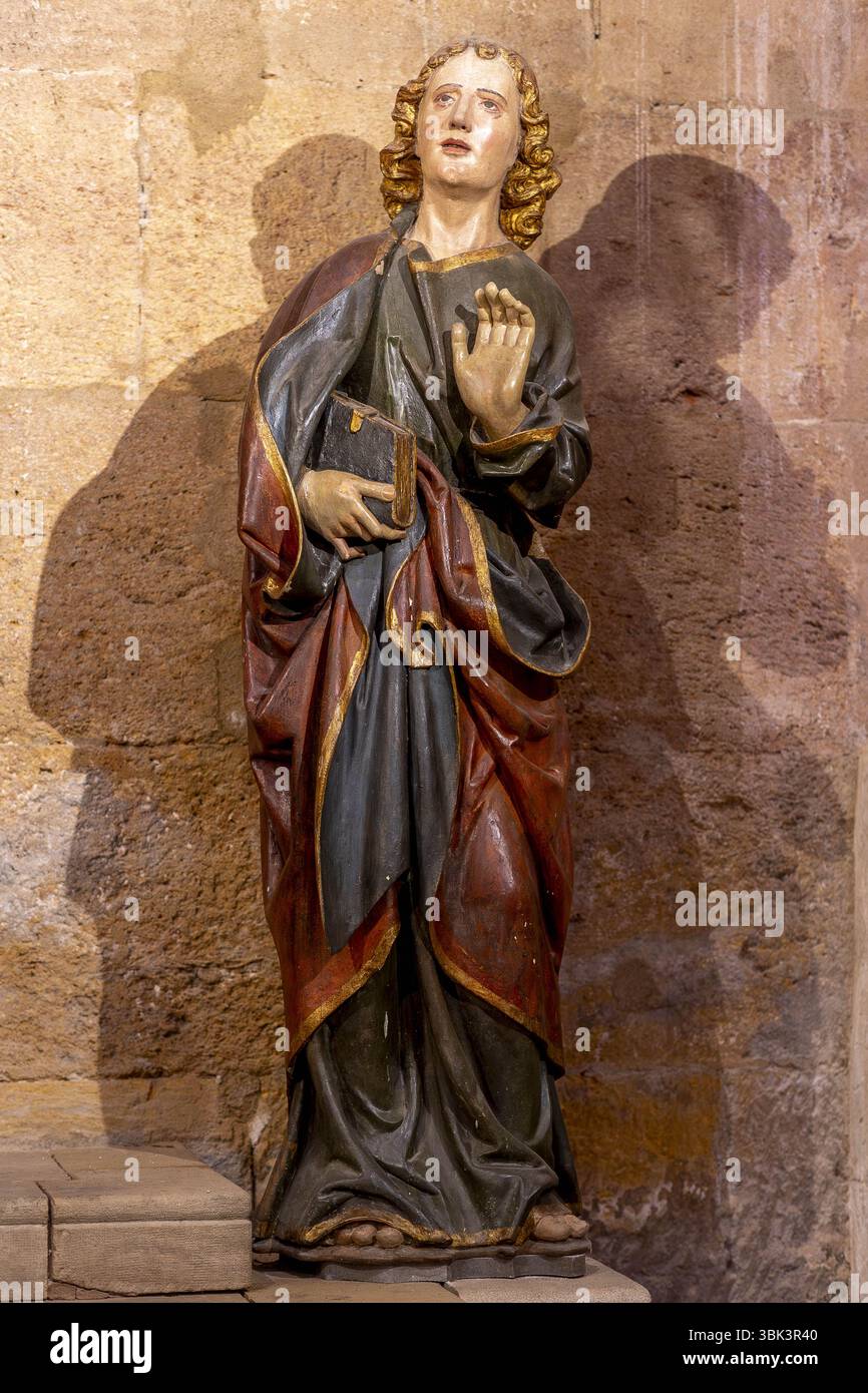 Cattedrale di Santa Teresa, Tarragona, Spagna. Statua in arcangelo di San Michele di Antoni Pallas, XVIII secolo Foto Stock
