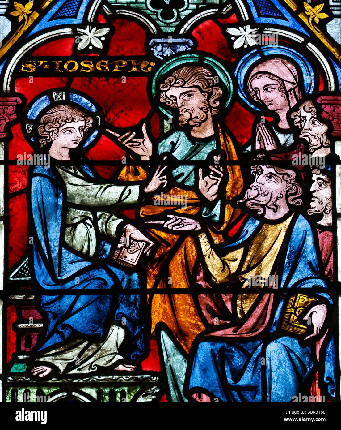 Cattedrale di Auxerre. Vetro colorato. Gesù parla agli insegnanti della legge. Auxerre. Francia. Foto Stock
