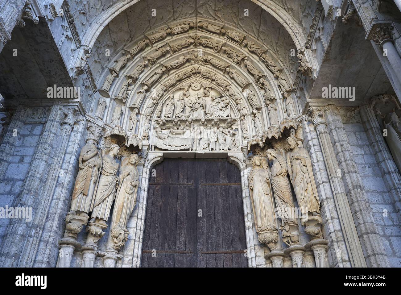 Cattedrale cattolica di Notre Dame, Chartres, Francia. Porta nord, XIII secolo. Foto Stock