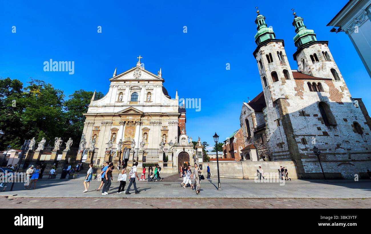 Cracovia, Polonia - 7 giugno 2025: Vista sulla piazza principale di Cracovia sulla Polonia Foto Stock