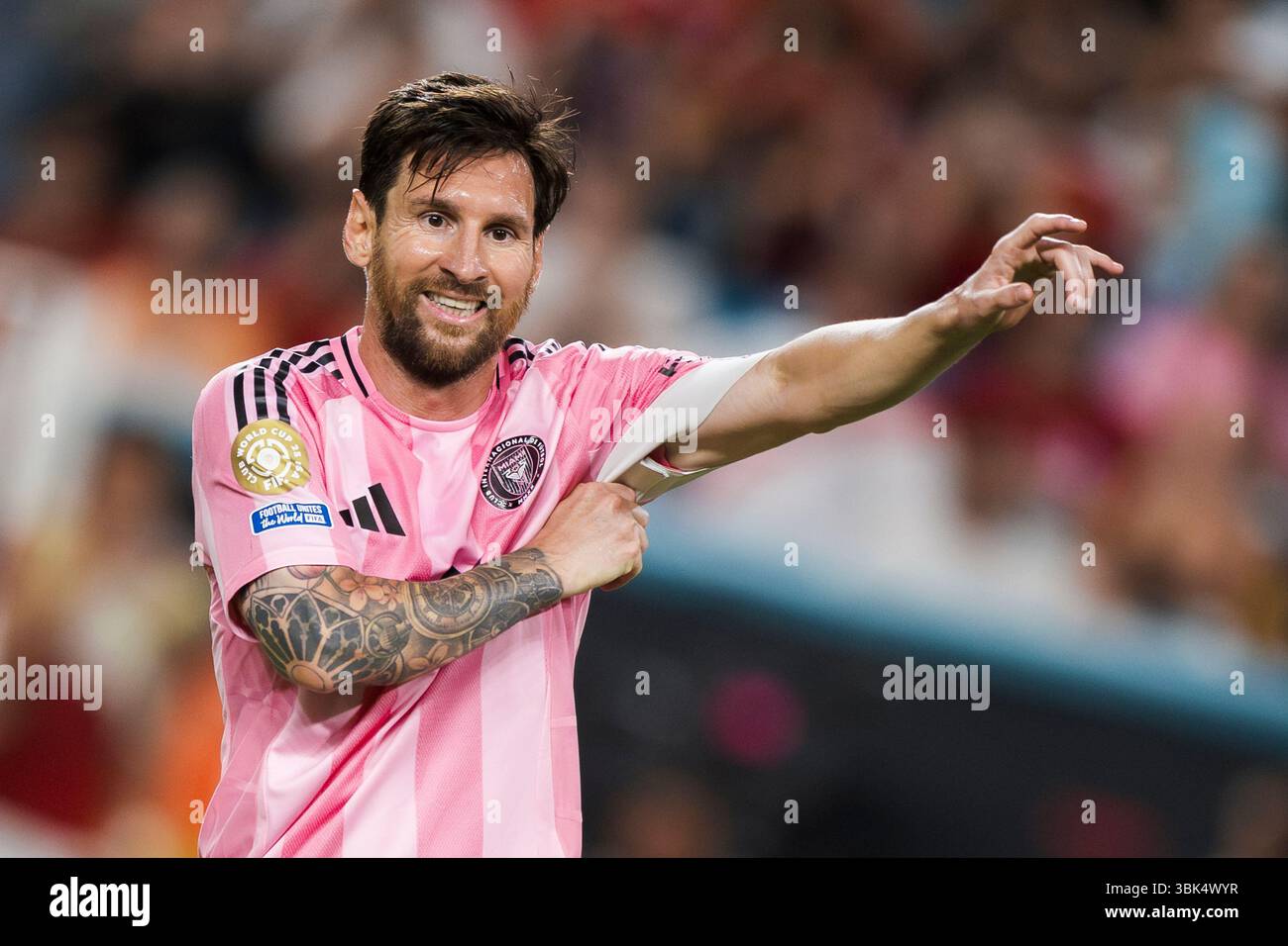 Lionel messi dell'Inter Miami CF reagisce durante la partita di calcio della Coppa del mondo per club tra al Ahly FC e Inter Miami CF. Foto Stock