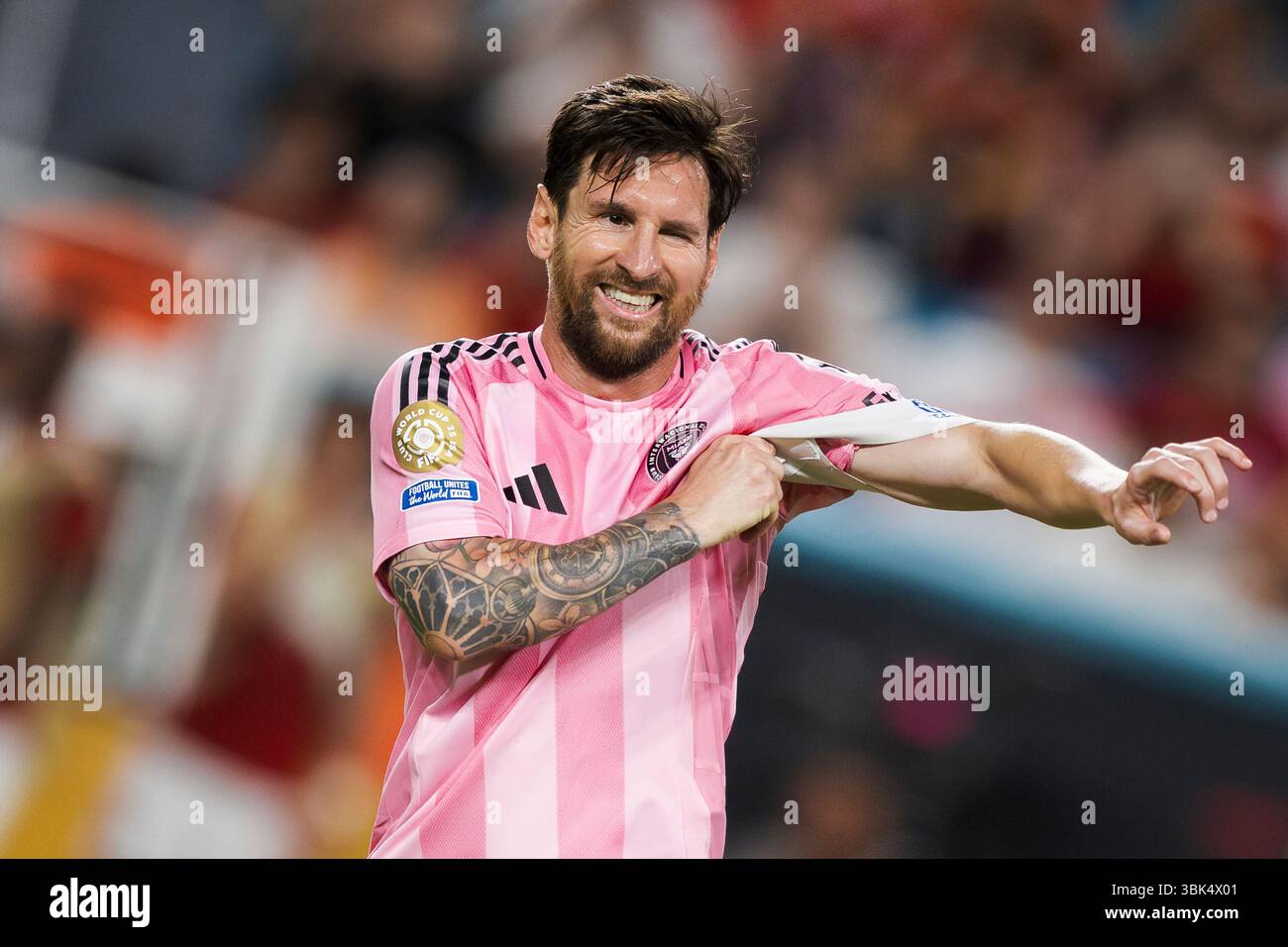Lionel messi dell'Inter Miami CF reagisce durante la partita di calcio della Coppa del mondo per club tra al Ahly FC e Inter Miami CF. Foto Stock