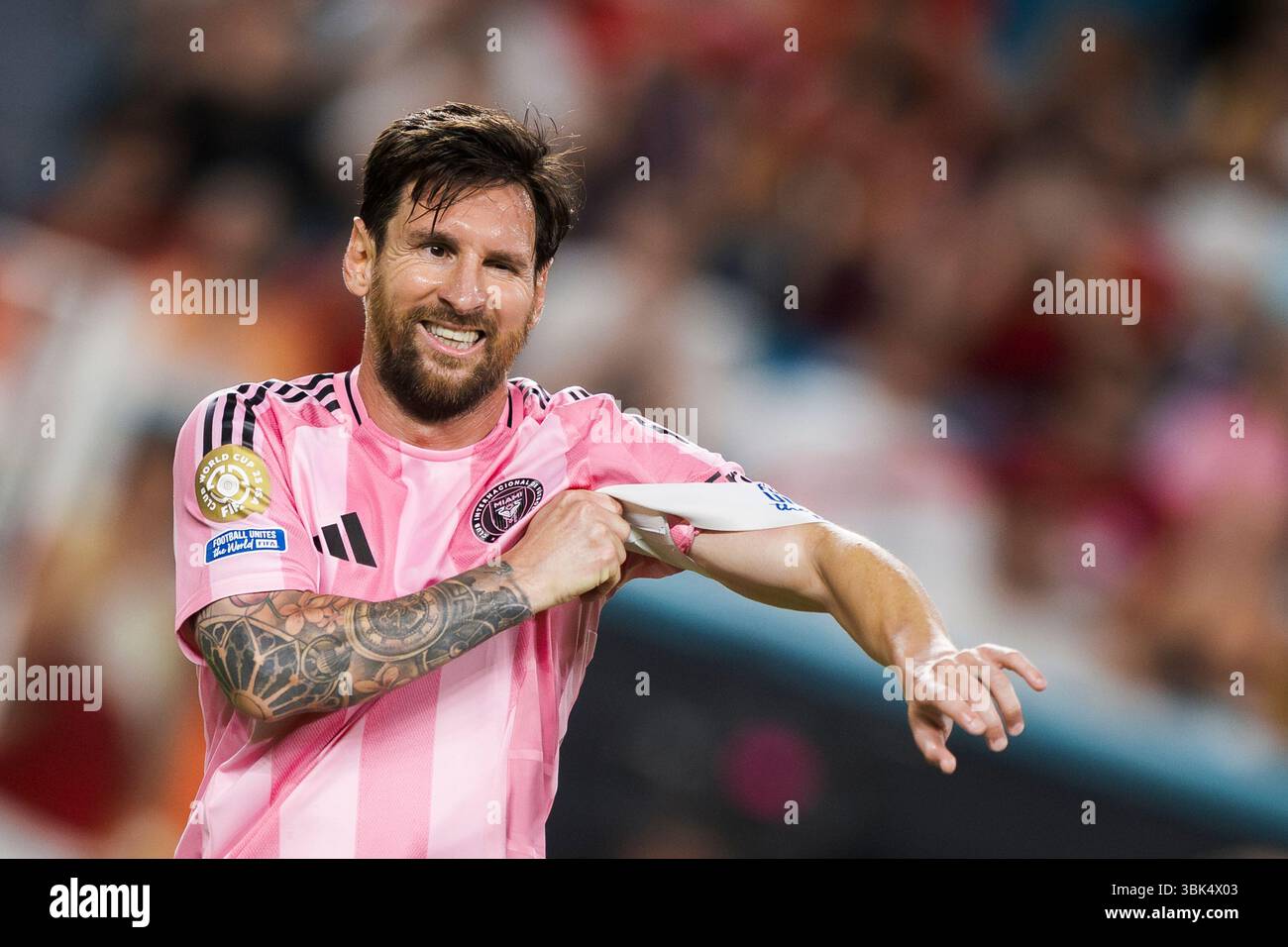 Lionel messi dell'Inter Miami CF reagisce durante la partita di calcio della Coppa del mondo per club tra al Ahly FC e Inter Miami CF. Foto Stock