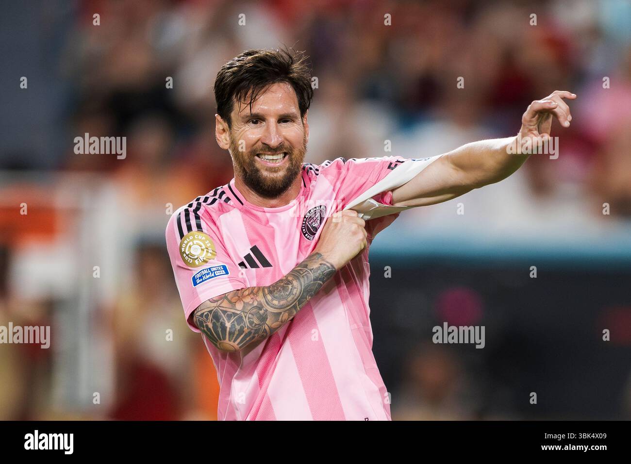 Lionel messi dell'Inter Miami CF reagisce durante la partita di calcio della Coppa del mondo per club tra al Ahly FC e Inter Miami CF. Foto Stock