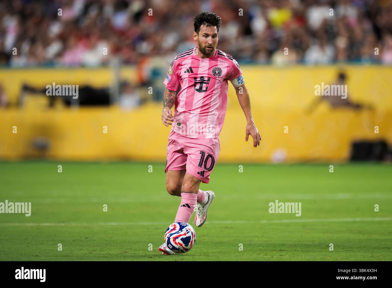Lionel messi dell'Inter Miami CF in azione durante la partita di calcio della Coppa del mondo per club tra al Ahly FC e Inter Miami CF. Foto Stock