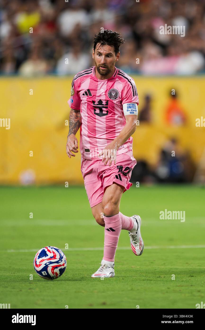 Lionel messi dell'Inter Miami CF in azione durante la partita di calcio della Coppa del mondo per club tra al Ahly FC e Inter Miami CF. Foto Stock