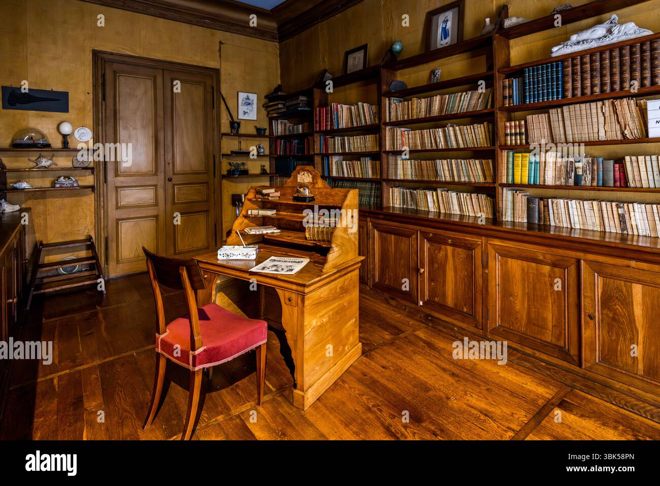 L'ex studio di Frederique Chopin alla tenuta di Nohant. Tra il 1839 e il 1846, trascorse ogni estate a Nohant. Dopo la loro separazione, George Sand usò parte delle sue stanze come studio. Place Sainte Anne, Nohant-Vic, Centre-Val de Loire, Francia Foto Stock