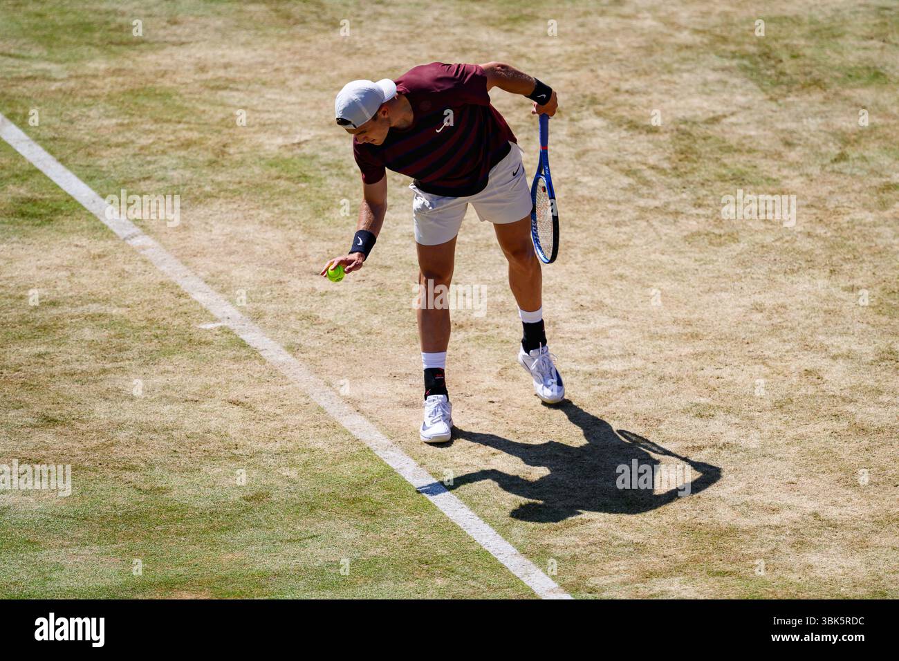 LONDRA, REGNO UNITO 18 giugno: Jack Draper (GBE) in azione contro Alexei Papyrin (AUS) durante l'ATP 500 il giorno 8 dei Campionati HSBC 2025 al Queen's Club mercoledì 18 giugno 2025 a LONDRA, REGNO UNITO. Crediti: Taka Wu/Alamy Live News Foto Stock