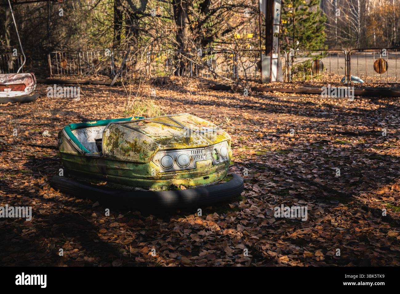 Vecchio carrello nel pripjat a Cernobyl in zona di esclusione closeup Foto Stock