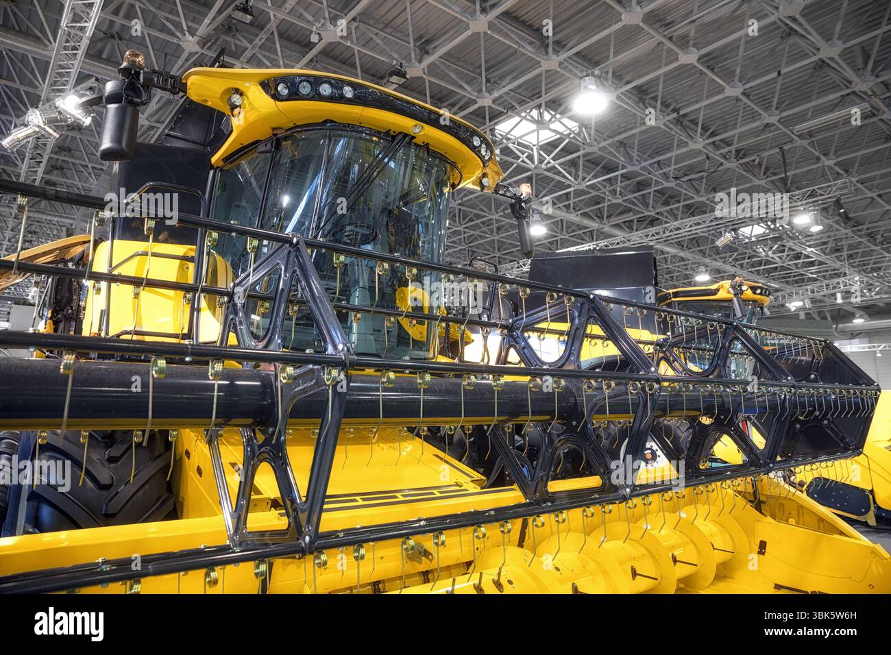 Primo piano di una attrezzatura agricola in verde Foto Stock