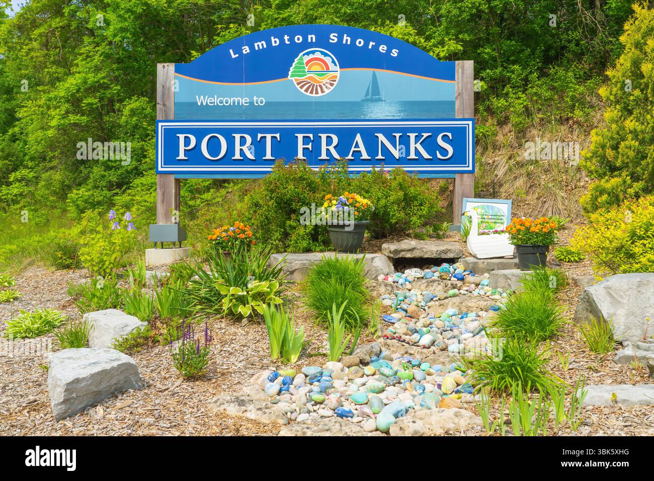 Situato alla foce del fiume Ausable presso il lago Huron, Port Franks è una popolare destinazione estiva per le attività ricreative. Foto Stock Situato alla foce del fiume Ausable presso il lago Huron, Port Franks è una popolare destinazione estiva per le attività ricreative. Foto Stock