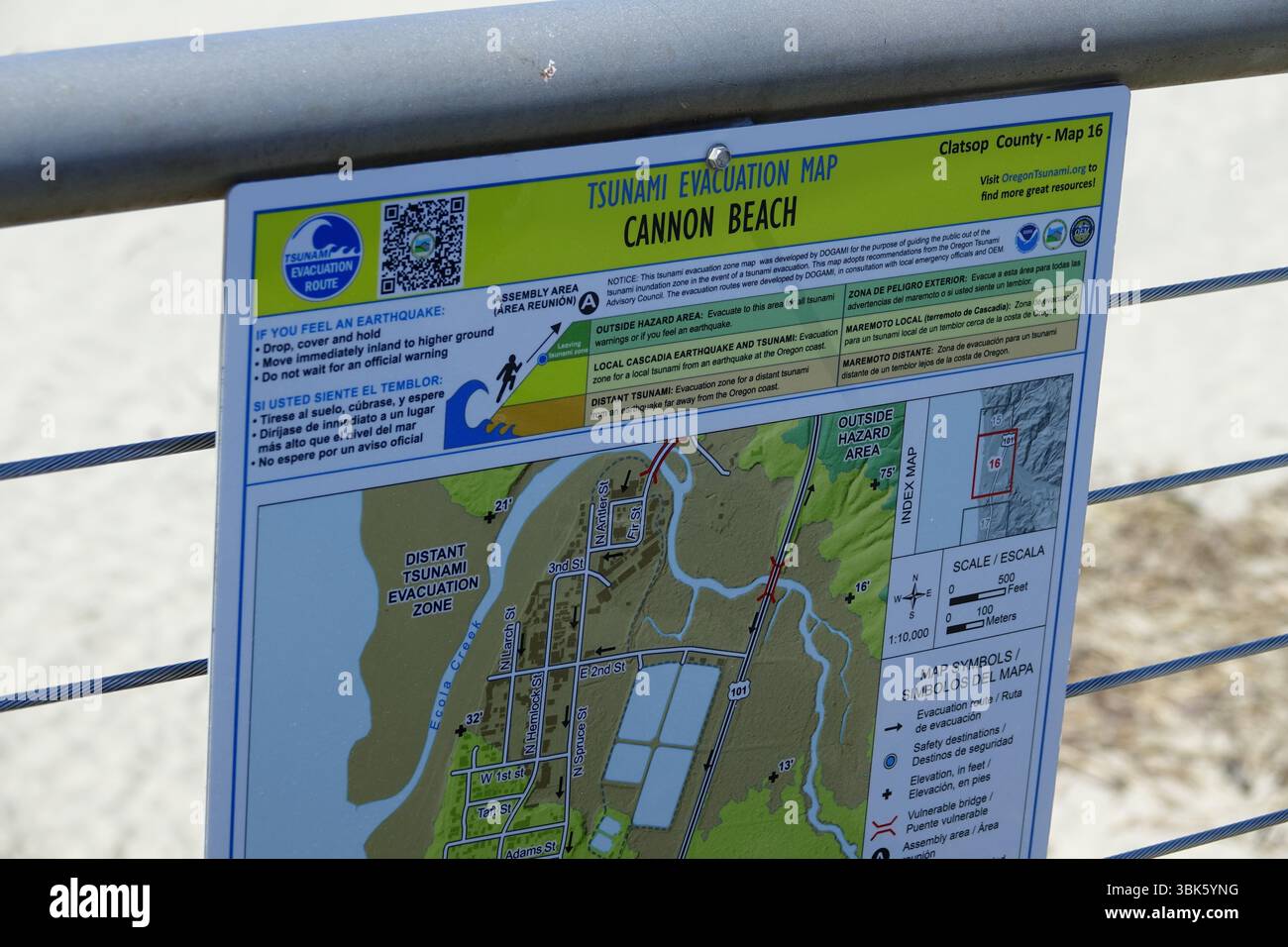 Cannon Beach Oregon Tsunami Mappa dell'evacuazione sulla costa del Pacifico con fienili USA USA. Creato nel 05.20.25 Foto Stock