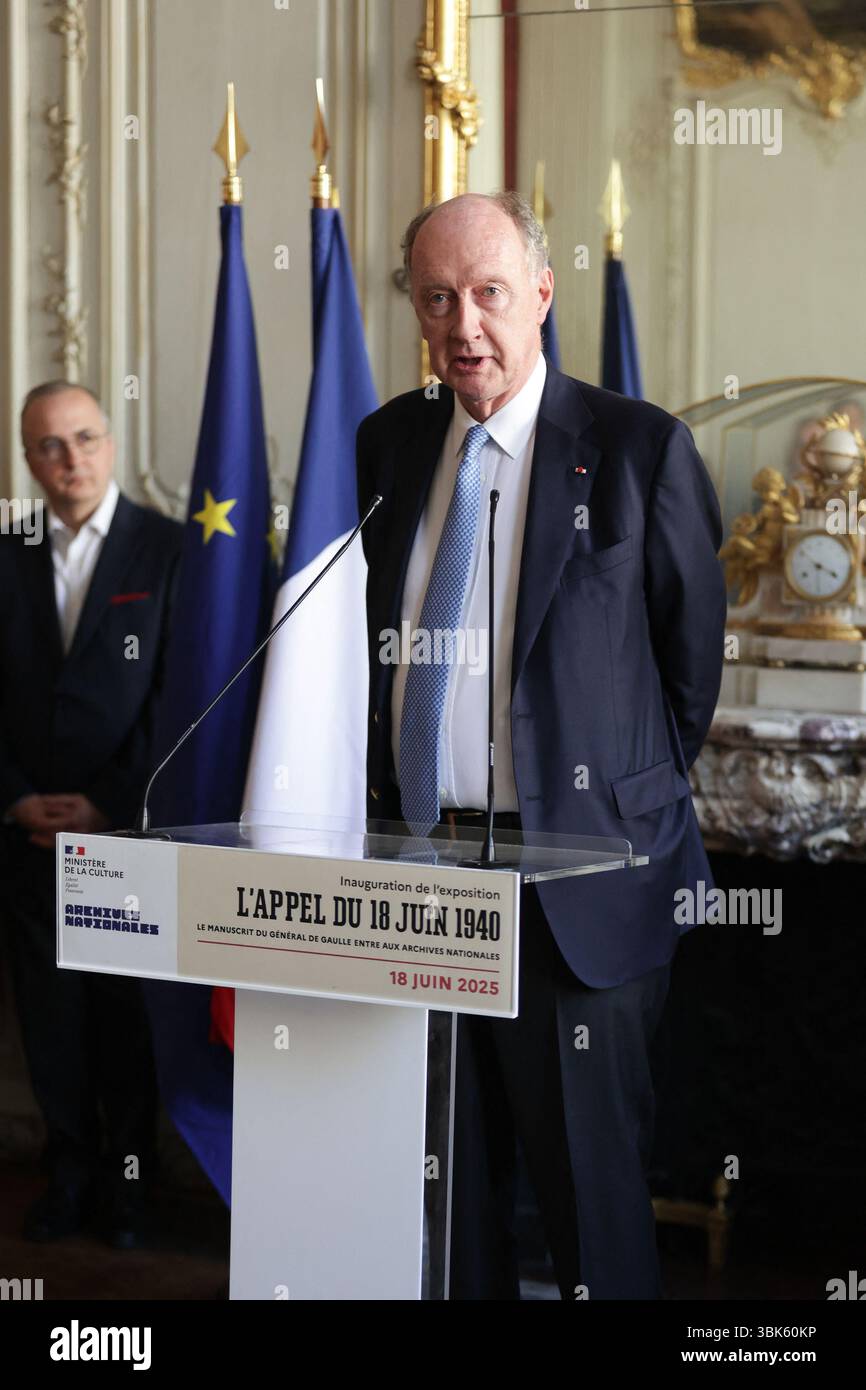 Parigi, Francia. 18 giugno 2025. Yves de Gaulle - Rachida dati, Ministro della Cultura - inaugurazione della presentazione del manoscritto dell'appello del generale de Gaulle del 18 giugno presso l'Archivio Nazionale il 18 giugno 2025 a Parigi, Francia. Foto di Nasser Berzane/ABACAPRESS.COM credito: Abaca Press/Alamy Live News Foto Stock