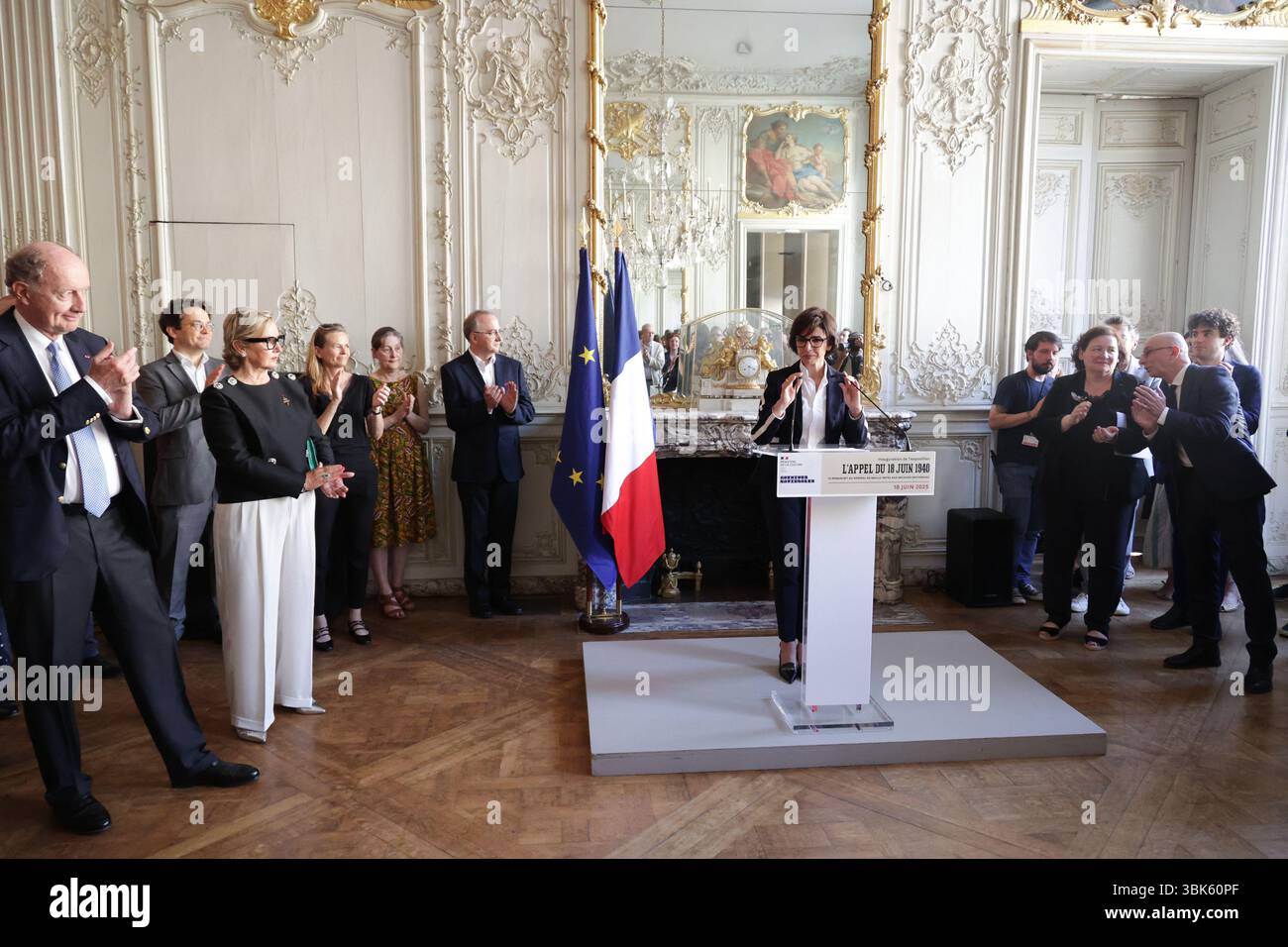Parigi, Francia. 18 giugno 2025. Yves de Gaulle - Rachida dati, Ministro della Cultura - inaugurazione della presentazione del manoscritto dell'appello del generale de Gaulle del 18 giugno presso l'Archivio Nazionale il 18 giugno 2025 a Parigi, Francia. Foto di Nasser Berzane/ABACAPRESS.COM credito: Abaca Press/Alamy Live News Foto Stock