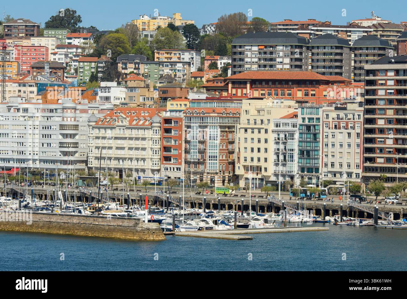 Vista di Santander dal traghetto, Santander, Cantabria, Spagna. Foto Stock