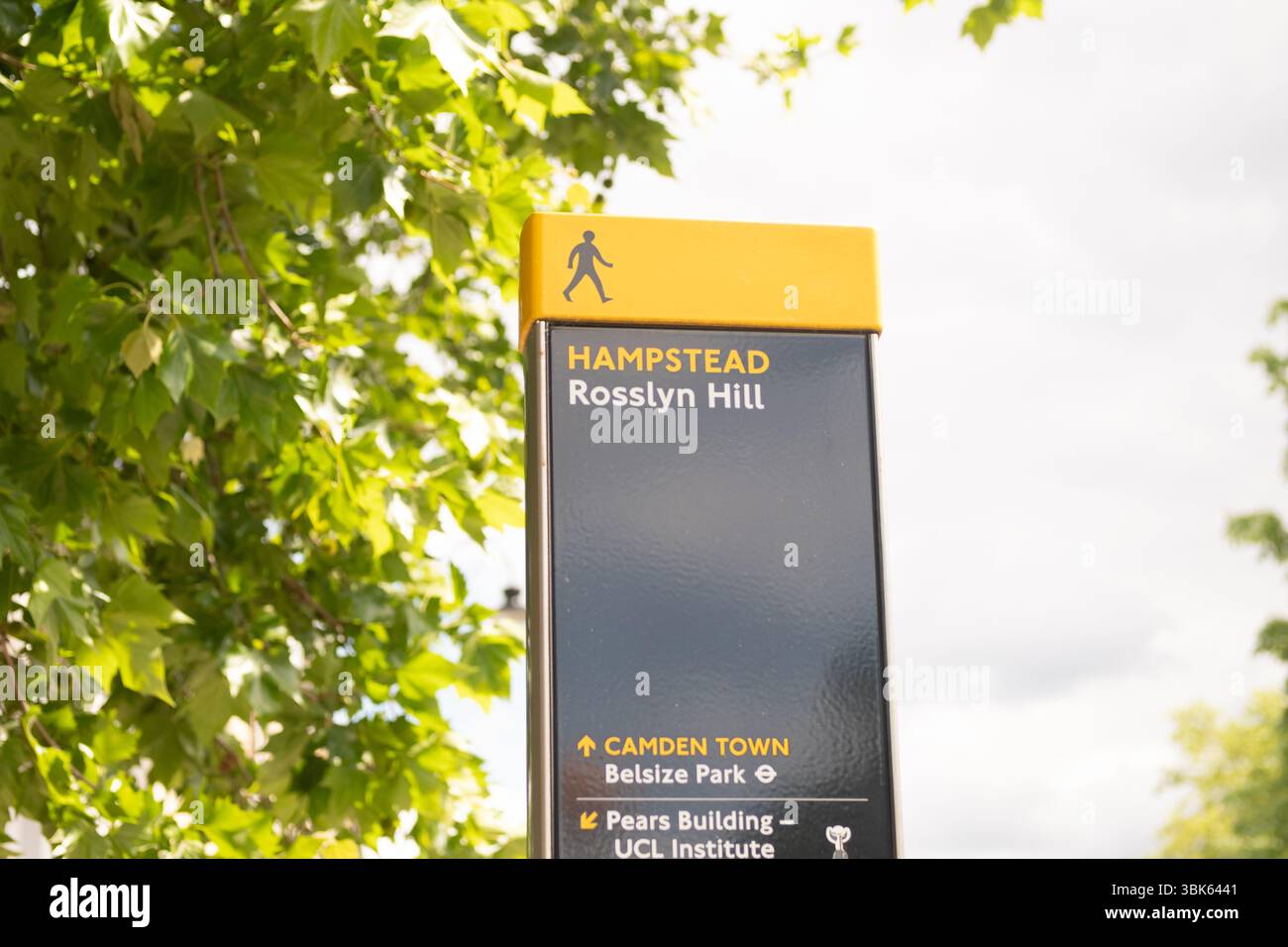 LONDRA - 29 MAGGIO 2025: Hampstead Green al largo di Rosslyn Hill nella NW3 vicino Hampstead e Belsize Park Foto Stock