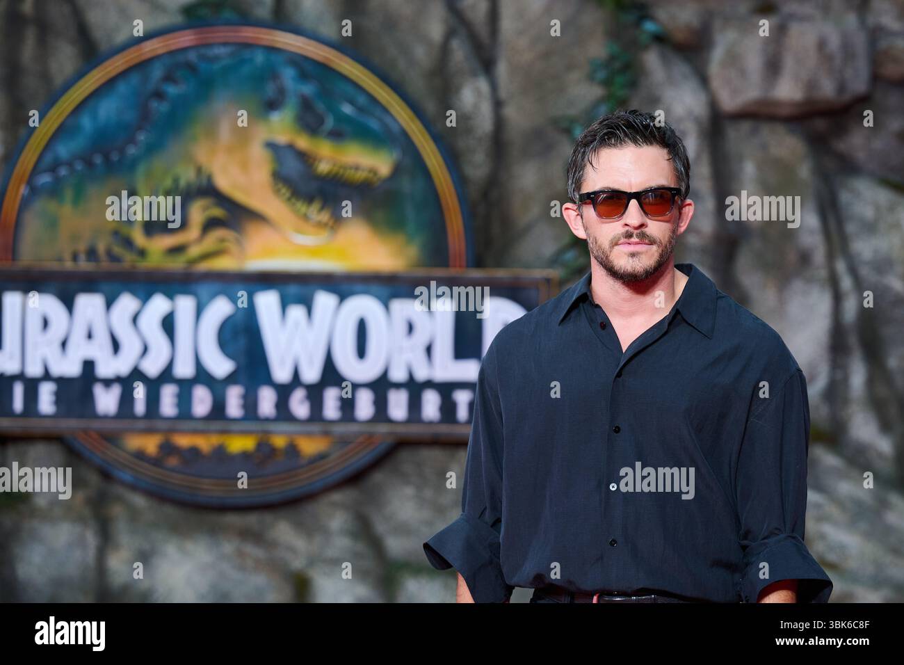 Berlino, Germania. 18 giugno 2025. Jonathan Bailey viene allo Zoo Palast per la prima tedesca del film "Jurassic World: Rebirth". Credito: Annette Riedl/dpa/Alamy Live News Foto Stock