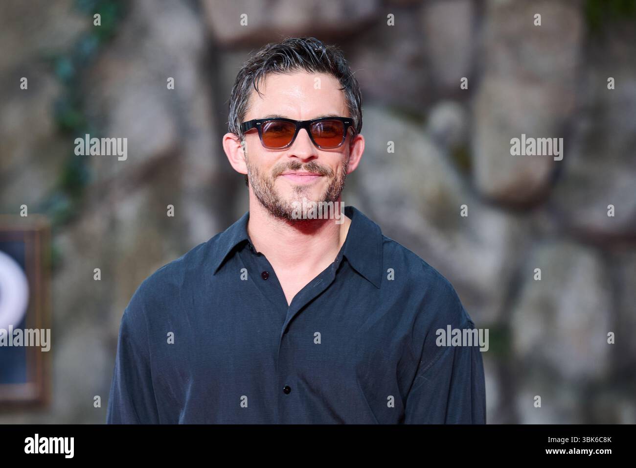 Berlino, Germania. 18 giugno 2025. Jonathan Bailey viene allo Zoo Palast per la prima tedesca del film "Jurassic World: Rebirth". Credito: Annette Riedl/dpa/Alamy Live News Foto Stock