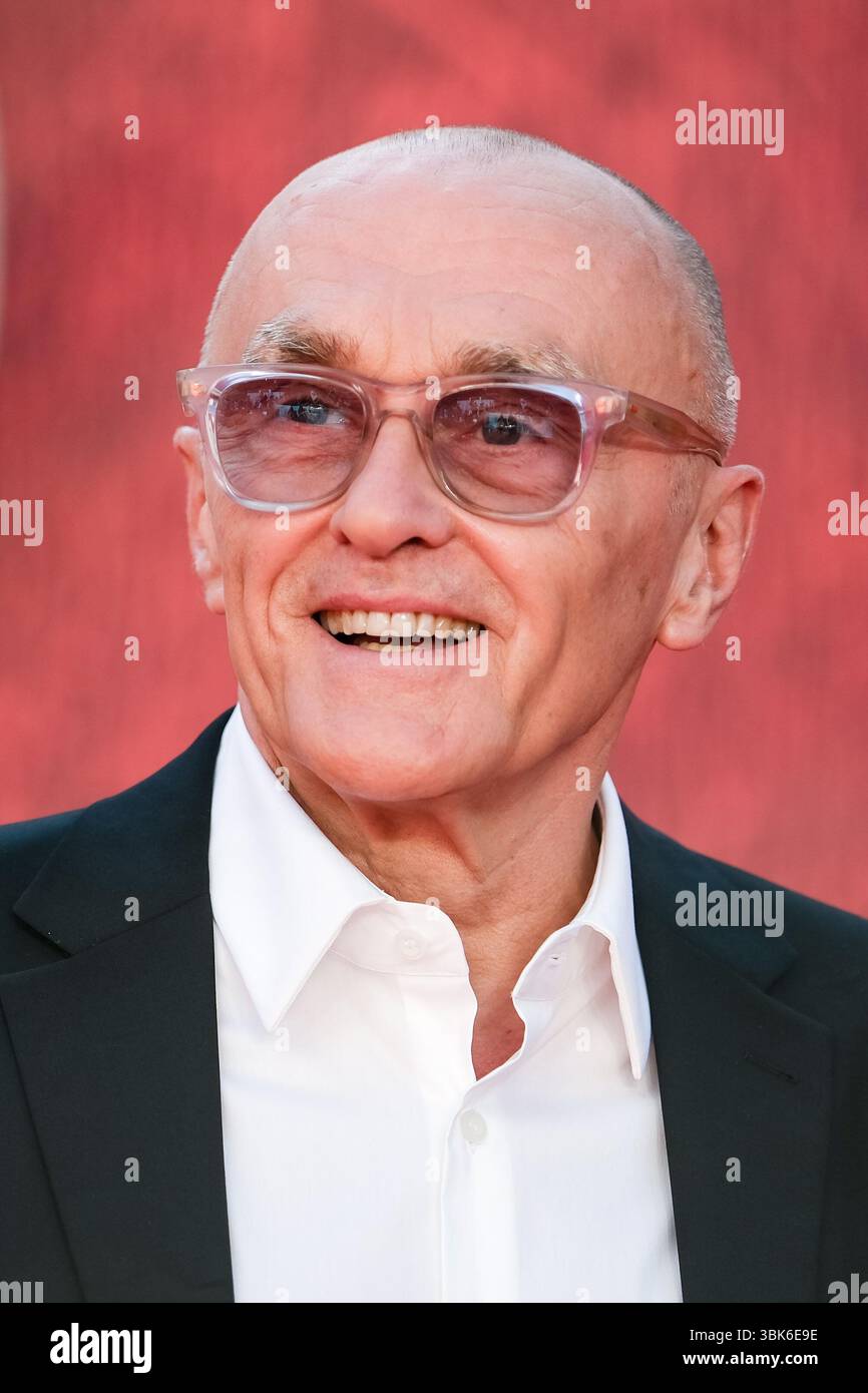 Londra, Regno Unito. 18 giugno 2025. Il regista Danny Boyle è stato visto alla prima mondiale di 28 anni dopo. Foto: Julie Edwards./Alamy Live News Foto Stock