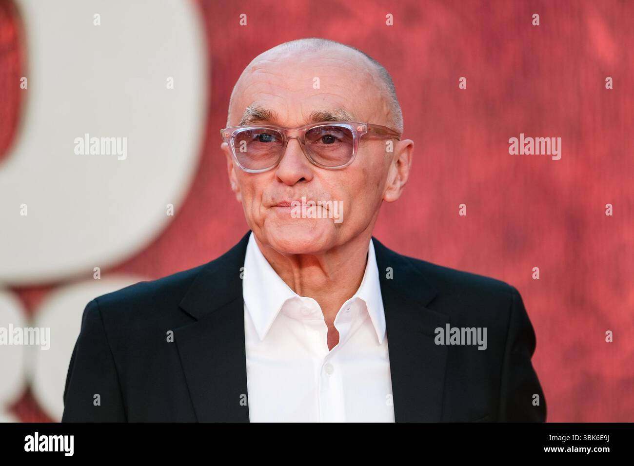 Londra, Regno Unito. 18 giugno 2025. Il regista Danny Boyle è stato visto alla prima mondiale di 28 anni dopo. Foto: Julie Edwards./Alamy Live News Foto Stock
