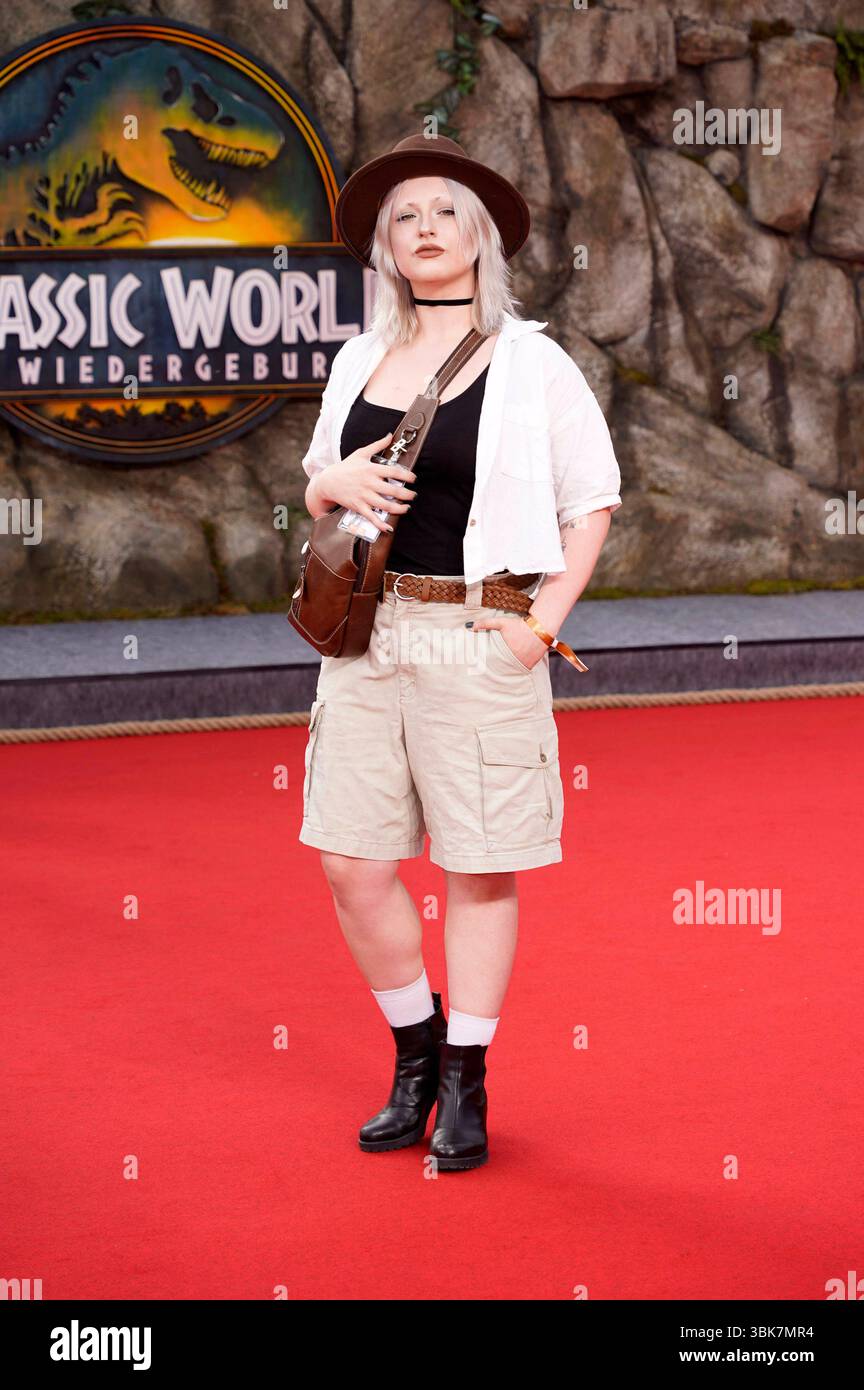 Jimse bei der Premiere des Kinofilms Jurassic World: Rebirth / Jurassic World: Die Wiedergeburt im Zoo Palast. Berlino, 18.06.2025 *** Jimse alla prima del film Jurassic World Rebirth Jurassic World Die Wiedergeburt allo Zoo Palast Berlin, 18 06 2025 foto:XT.xBartillax/xFuturexImagex jurassic berlin 5618 Foto Stock
