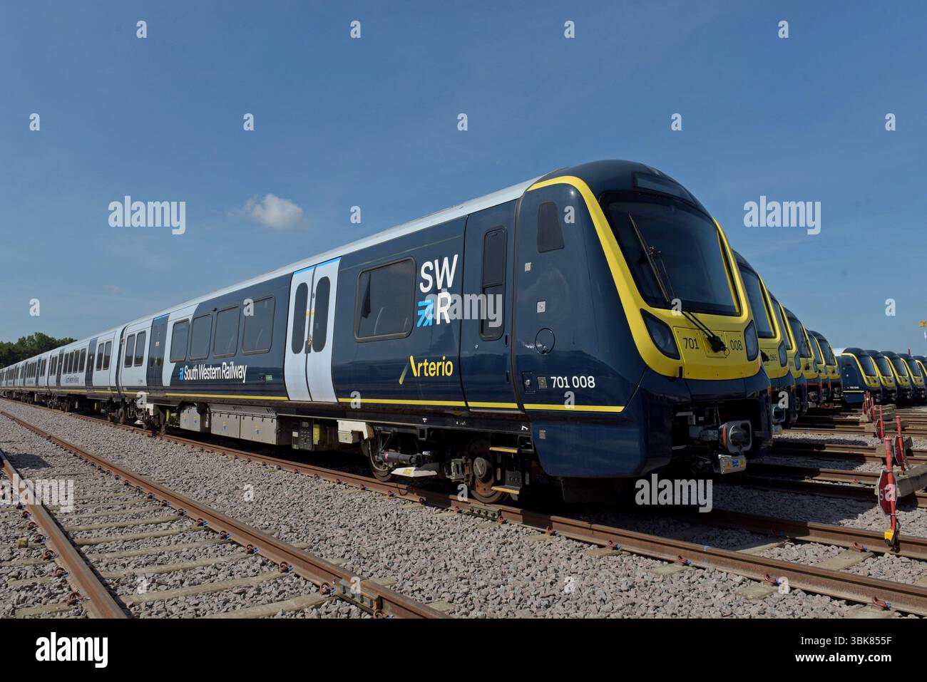New South Western Railway SWR Arterio classe 701 Alstom treni in deposito presso il deposito di Long Marston Rail, Warwickshire, giugno 2025 Foto Stock